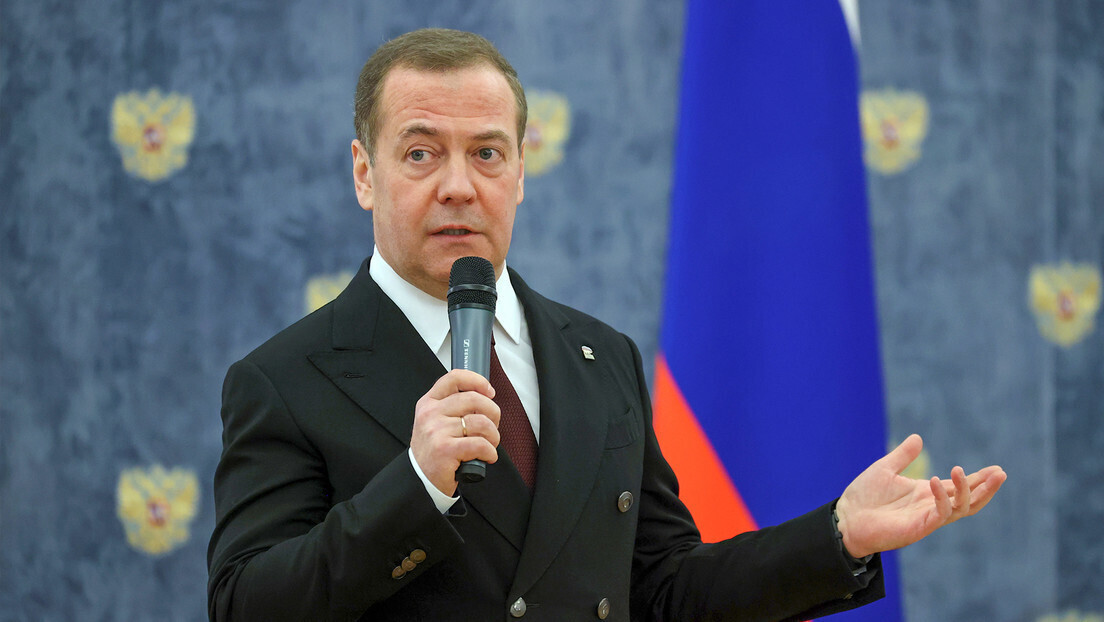 '200% certo': Medvedev sobre a afirmação de Trump de que Zelensky é 'um ditador sem eleições'