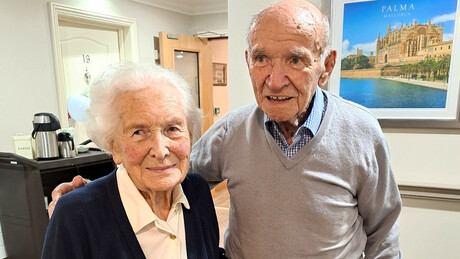 Casados há 75 anos, casal britânico revela segredo para o amor duradouro