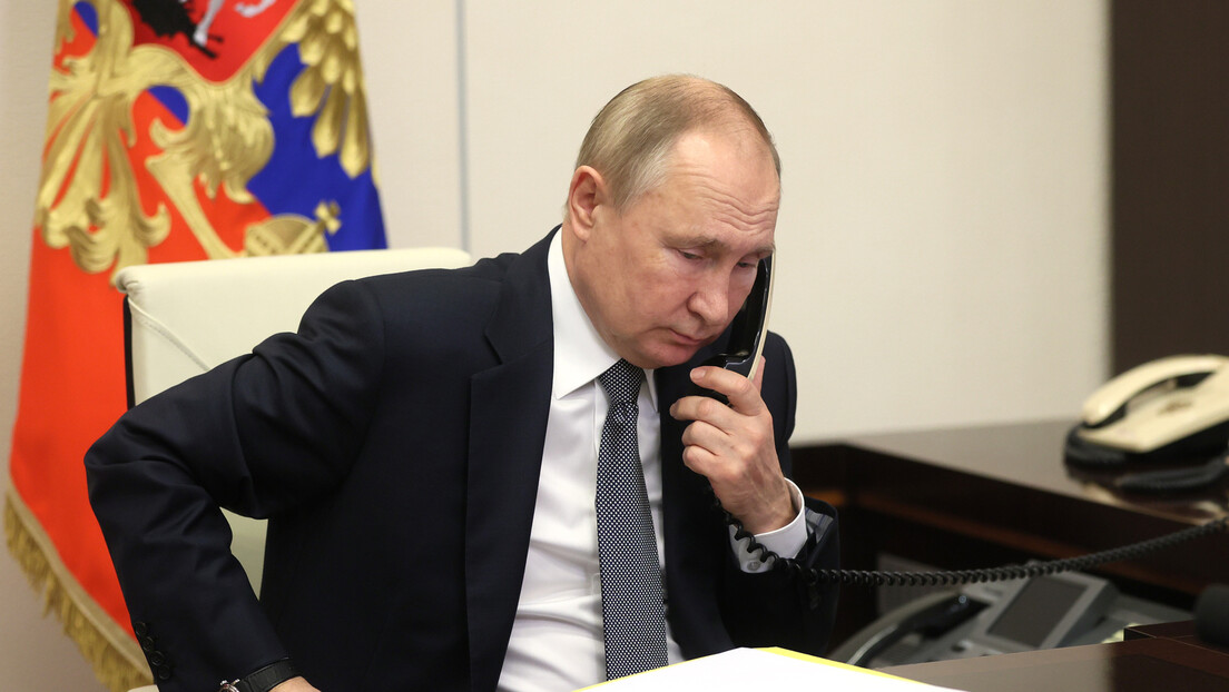 Putin e Trump conversam por telefone