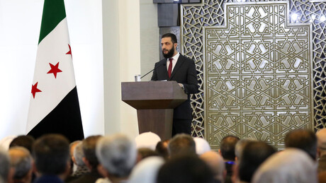 Declaração constitucional na Síria entra em vigor, sob comando de ex-al-Qaeda