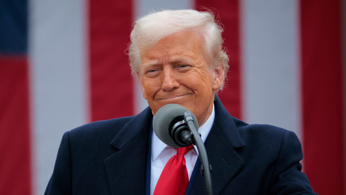 Trump suspende lei anti-suborno para competir com China na África