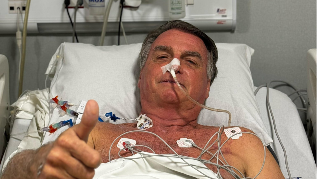 Bolsonaro será transferido em UTI aérea para hospital em Brasília, onde deve realizar cirurgia