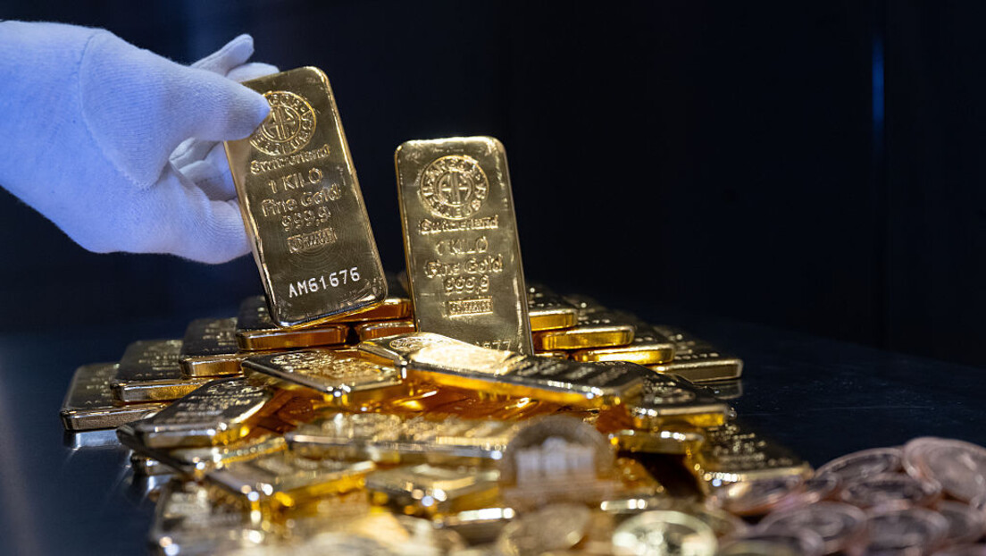 Preço do ouro supera US$ 3400 pela primeira vez na história