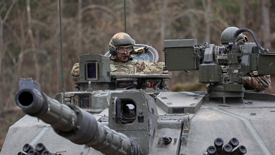 País da OTAN instalará base militar na fronteira com Rússia