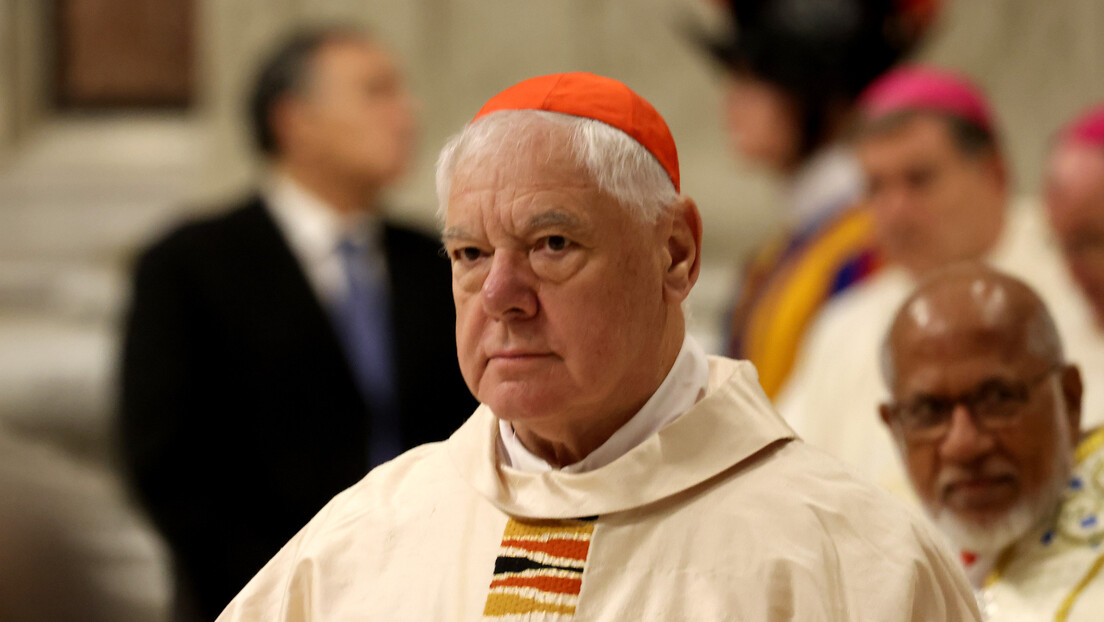 Cardeal conservador 'inimigo' de Francisco pede que conclave não eleja um 'papa herege'