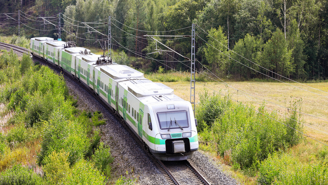 Finlândia construirá ferrovia para transportar armas pesadas em caso de guerra com Rússia