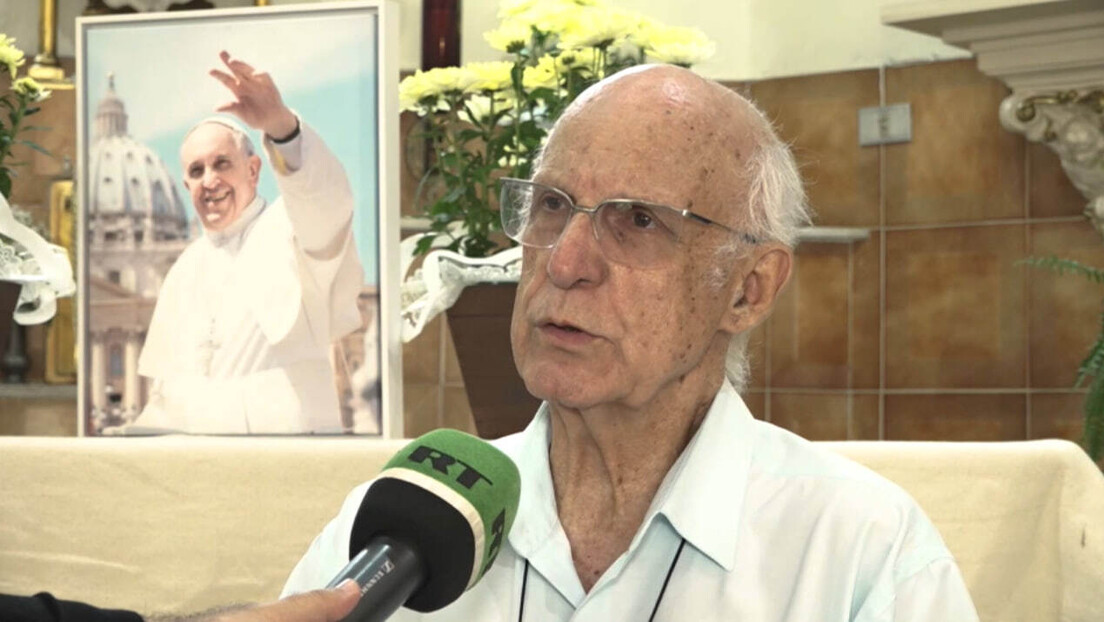 Clínica que ajuda necessitados no Brasil busca homenagear Papa Francisco