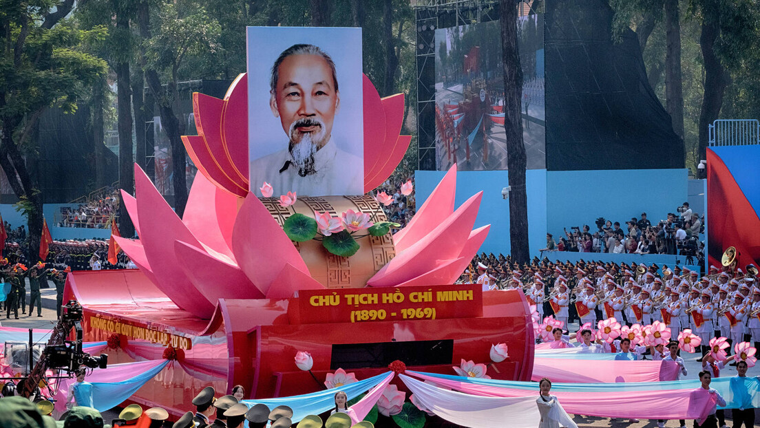 Vietnã celebra 50 anos do fim da guerra com desfile e homenagem à reunificação