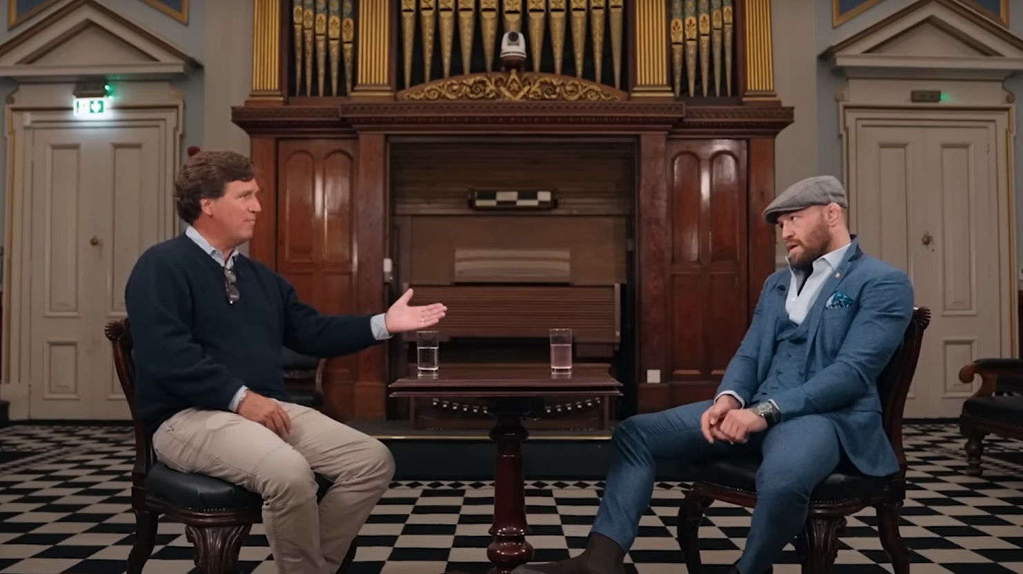 'Genocídio de nosso povo': Conor McGregor ataca a 'migração ilegal em massa' em seu país