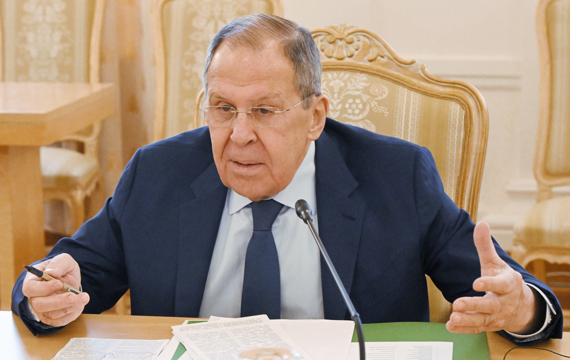 Lavrov adverte UE: não é aceitável conversar com a Rússia em uma postura de superioridade