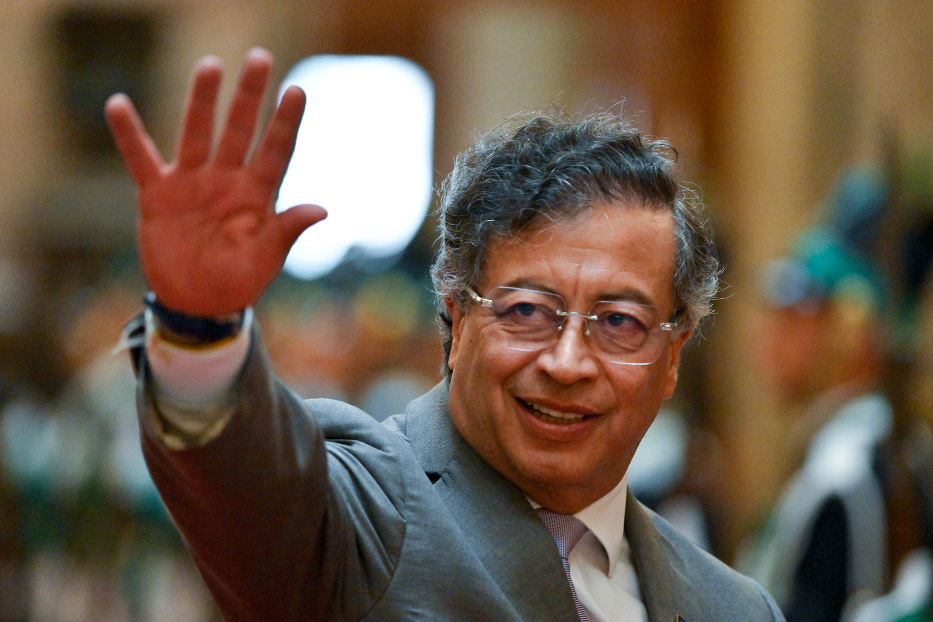 Petro nega problemas com drogas: 'somos viciados em amor'