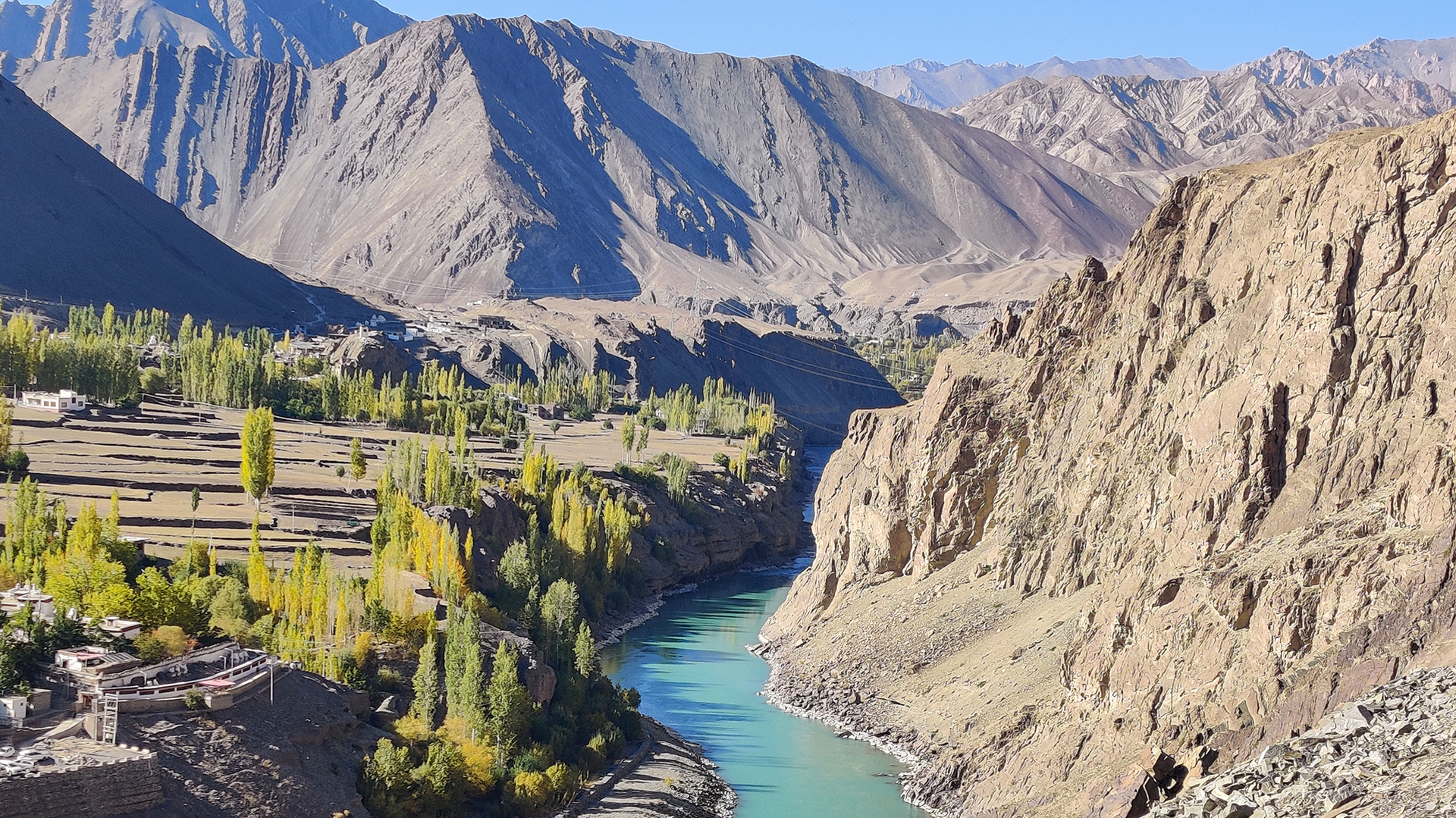 Índia suspende tratado de águas crucial com o Paquistão