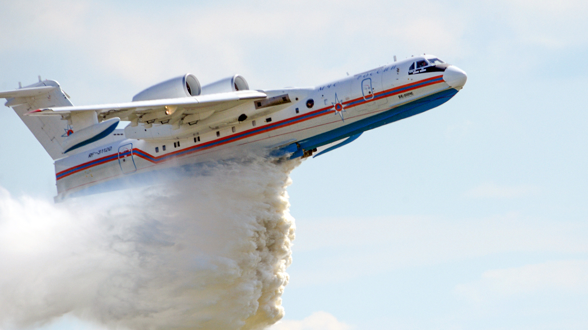 Putin ordena envio de vários aviões de emergência ao Irã para apagar incêndio em porto
