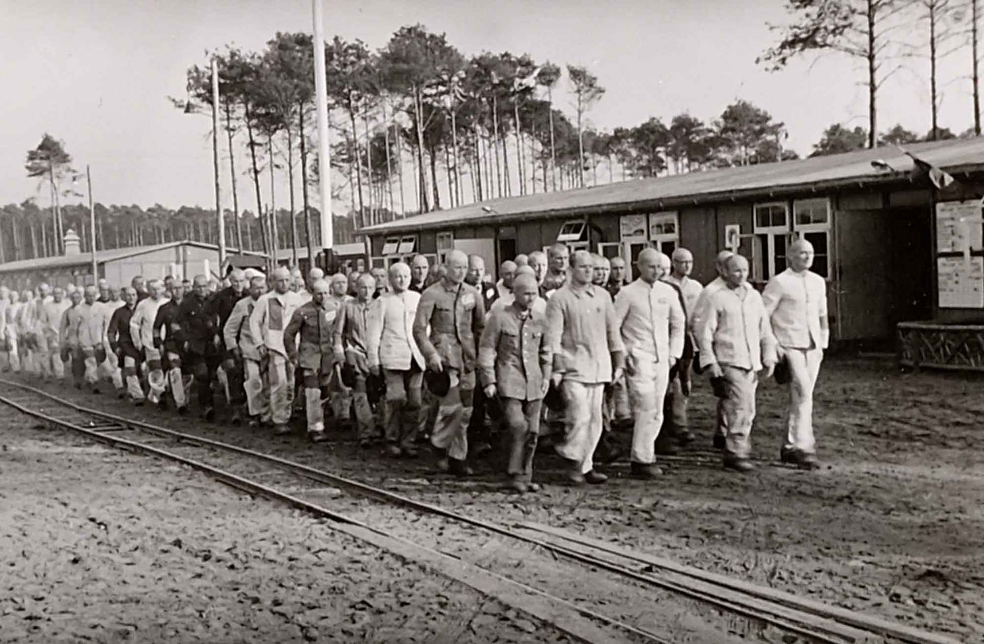 Granadas testadas em prisioneiros e comida envenenada: atrocidades nazistas em campo de extermínio