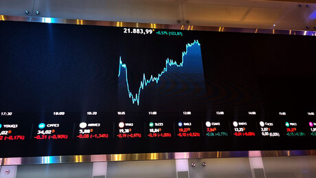 Bolsa brasileira sobe mais de 3% após Trump aliviar tarifas globais