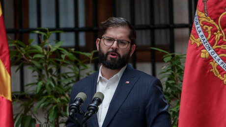 Dois pesos e duas medidas? Boric é criticado por tratamento diferenciado entre Equador e Venezuela