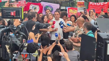 Glauber Braga encerra greve de fome após acordo com Hugo Motta