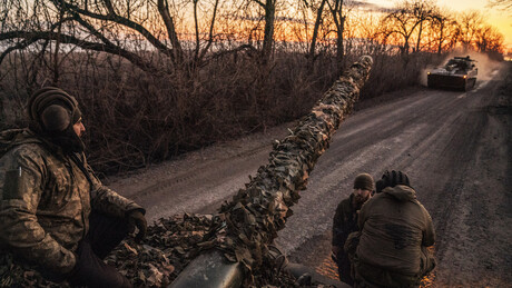 Zelensky aceita a proposta de Putin de cessar-fogo na Páscoa