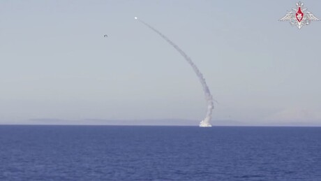 VÍDEO: Submarino nuclear russo realiza lançamento bem-sucedido de míssil supersônico