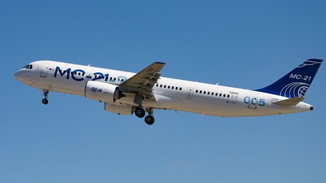 Rússia testa avião comercial que terá 100% de componentes nacionais em meio a sanções
