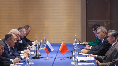 'O apoio mútuo entre Moscou e Pequim permanece inalterado', diz chanceler chinês