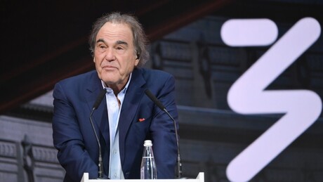 'Os EUA tentaram controlar o mundo todo', admite Oliver Stone
