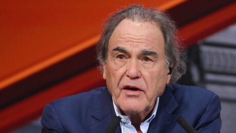 'Rússia e EUA estiveram perto da Terceira Guerra Mundial', afirma Oliver Stone