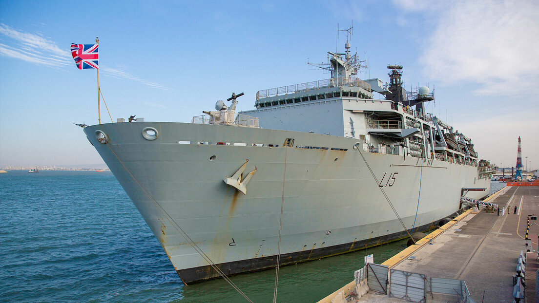 Musk debocha da Marinha Britânica e faz comparação com equipamentos russos