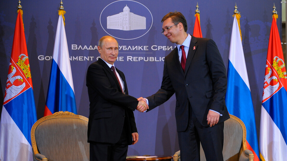 Após promessa a Putin, presidente da Sérvia diz estar pronto para punição da UE por visita a Moscou