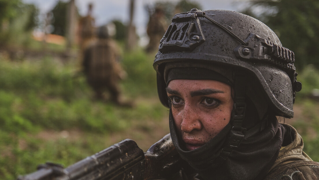 Ucrânia considera restabelecer o serviço militar para mulheres