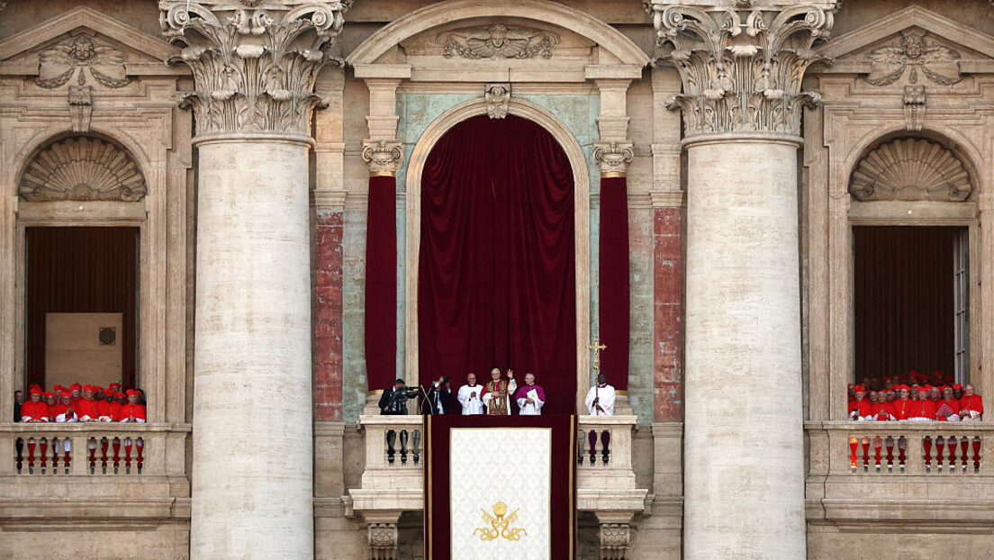 Cardeal Robert Francis Prevost é eleito como novo Papa Leão XIV