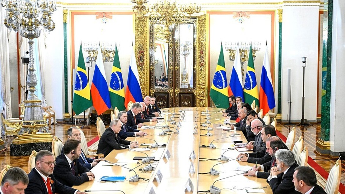 Putin destaca papel do Brasil na luta contra nazifascismo