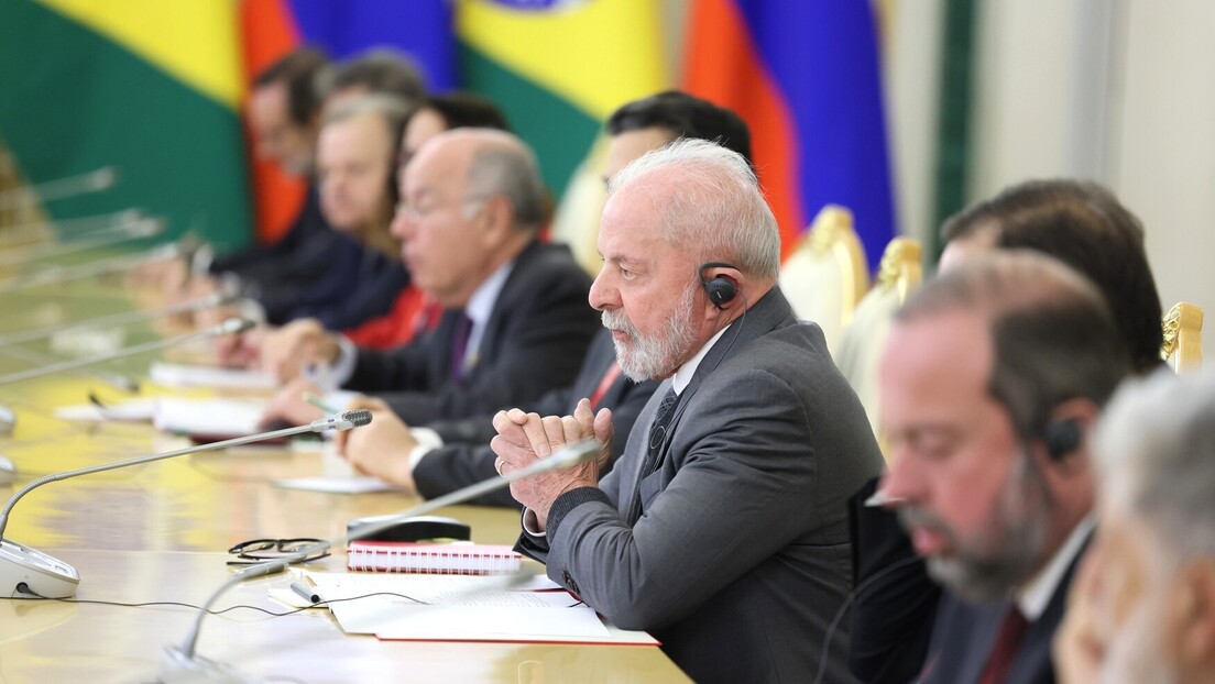 Em reunião com Putin, Lula diz que tarifaço de Trump desrespeita 'soberania dos países'