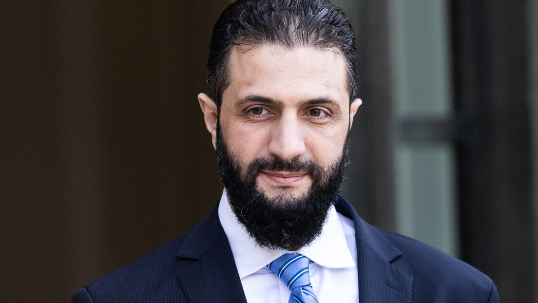 Trump 'concorda em cumprimentar' o líder interino da Síria na Arábia Saudita