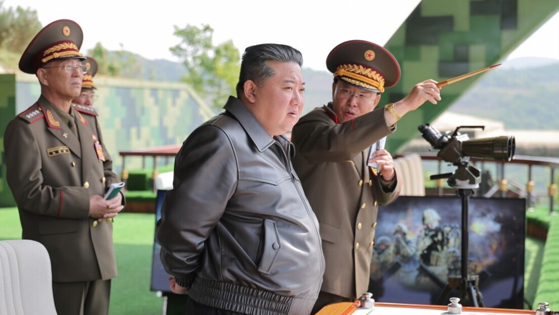 Kim Jong-un intensifica treinamento militar com manobras de combate