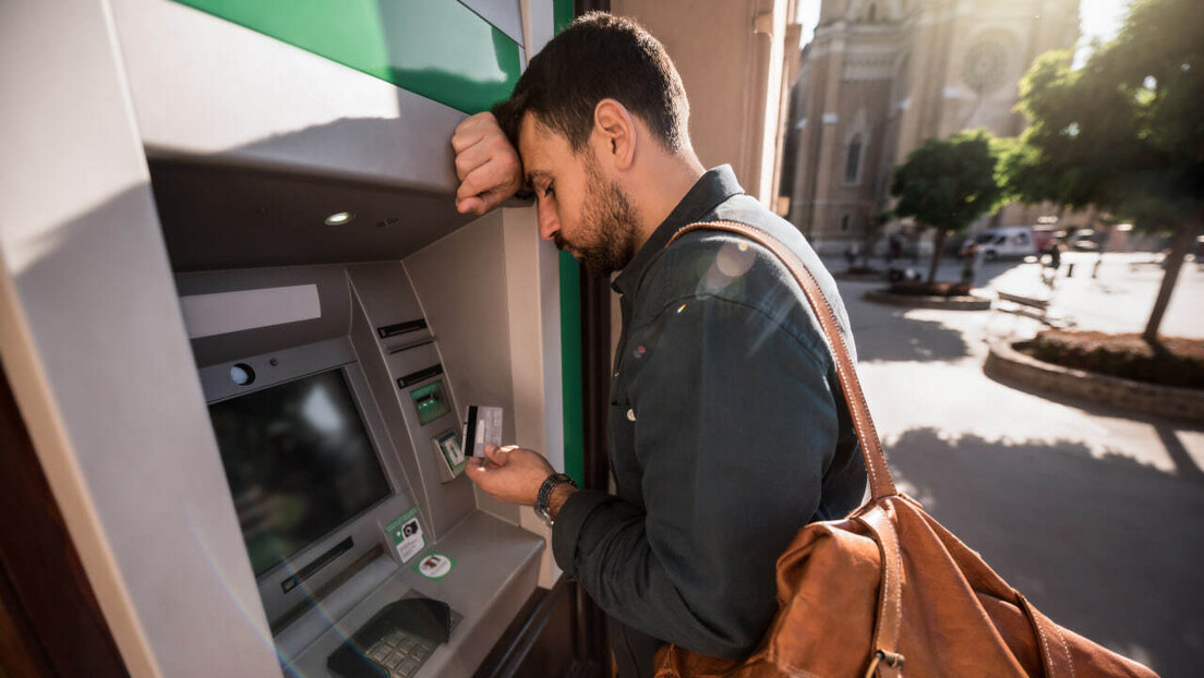 Inadimplência atinge recorde histórico no Brasil e afeta quase metade dos adultos