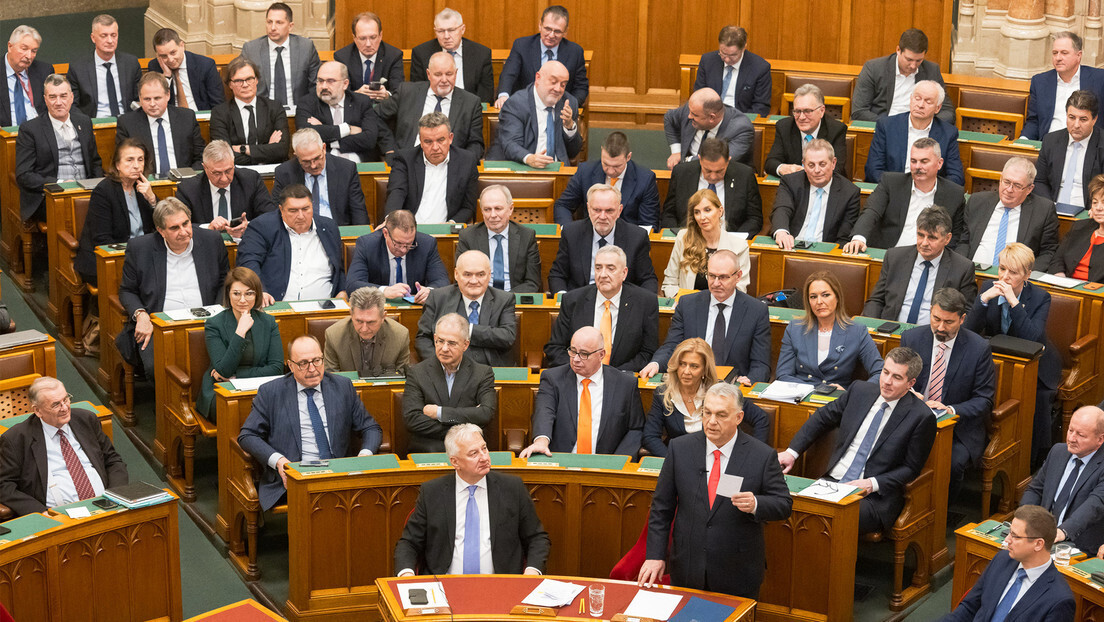 País da União Europeia decide deixar o TPI