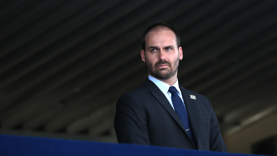 PT acusa Eduardo Bolsonaro de articulações contra STF nos Estados Unidos e pede sua cassação