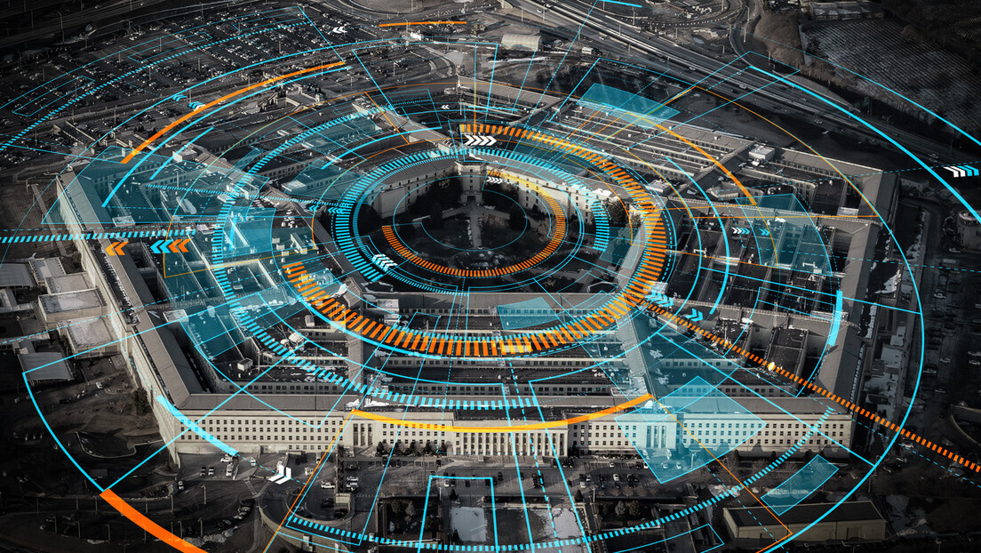 Funcionário do Pentágono tenta vazar informações ultrassecretas alegando discordância com Trump