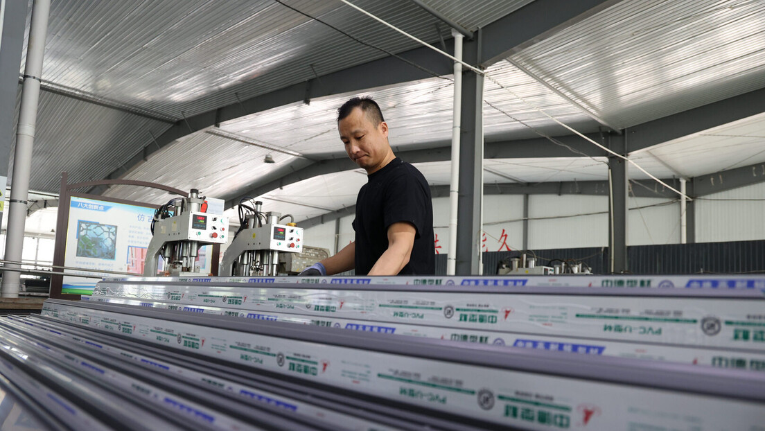 Trump duplica tarifas sobre importações de alumínio para 50%