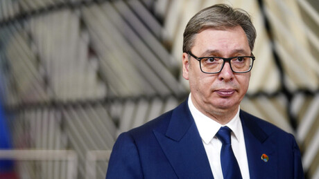 Ignorando críticas da UE, presidente da Sérvia chega a Moscou para celebrar o Dia da Vitória