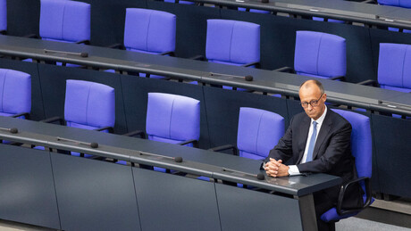 Cinco motivos pelos quais o novo chanceler da Alemanha deveria ir a Moscou no Dia da Vitória