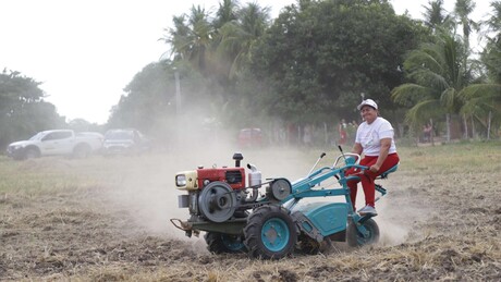 MST apresenta máquinas agrícolas fruto de parceria com a China em grande evento em SP