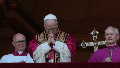 Papa Leão XIV fala aos fiéis pela primeira vez: 'A paz esteja com todos vocês'
