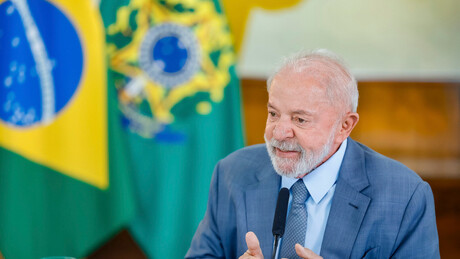 Lula parabeniza Papa Leão XIV e deseja que haja "diálogo com todos os povos e todas as religiões"