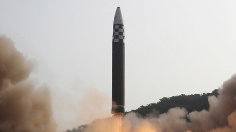 Coreia do Norte realiza exercícios militares simulando contra-ataque nuclear