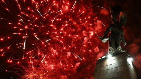 Moscou encerra as comemorações do Dia da Vitória com show de fogos de artifício