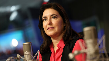 China quer 'rasgar o Brasil' com ferrovias, afirma ministra do Planejamento