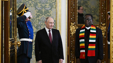 Presidente do Zimbábue chama Putin de "irmão querido" e reforça aliança com a Rússia