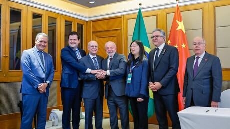 Lula assina acordos com empresas chinesas na área de saúde